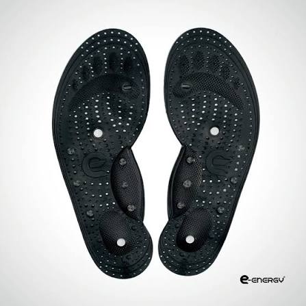 BLACK MAGNETIC INSOLE.